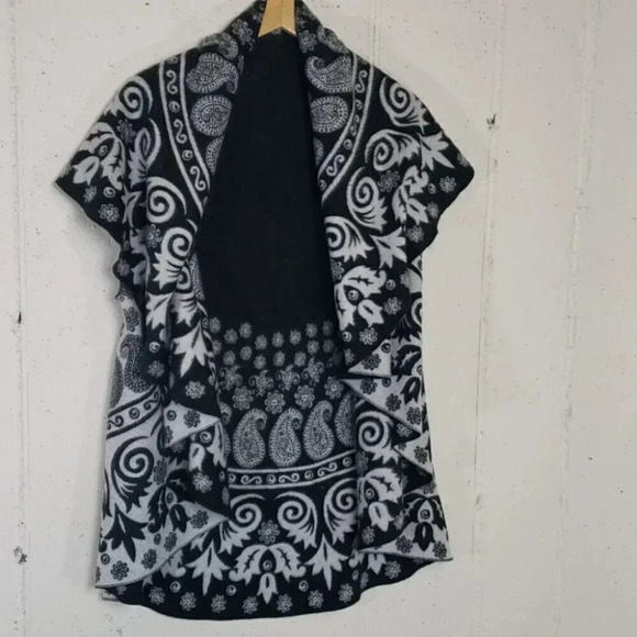 Reversible Boho black/white paisley Flowy Vest‎ - Picture 2 of 7